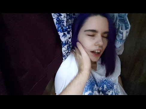 ❤️ พบน้องสาวของฉันในตู้เสื้อผ้าและช่วยเธอหลั่ง ❌ เย็ด ที่ th.com-porn-mz.ru ❌️❤